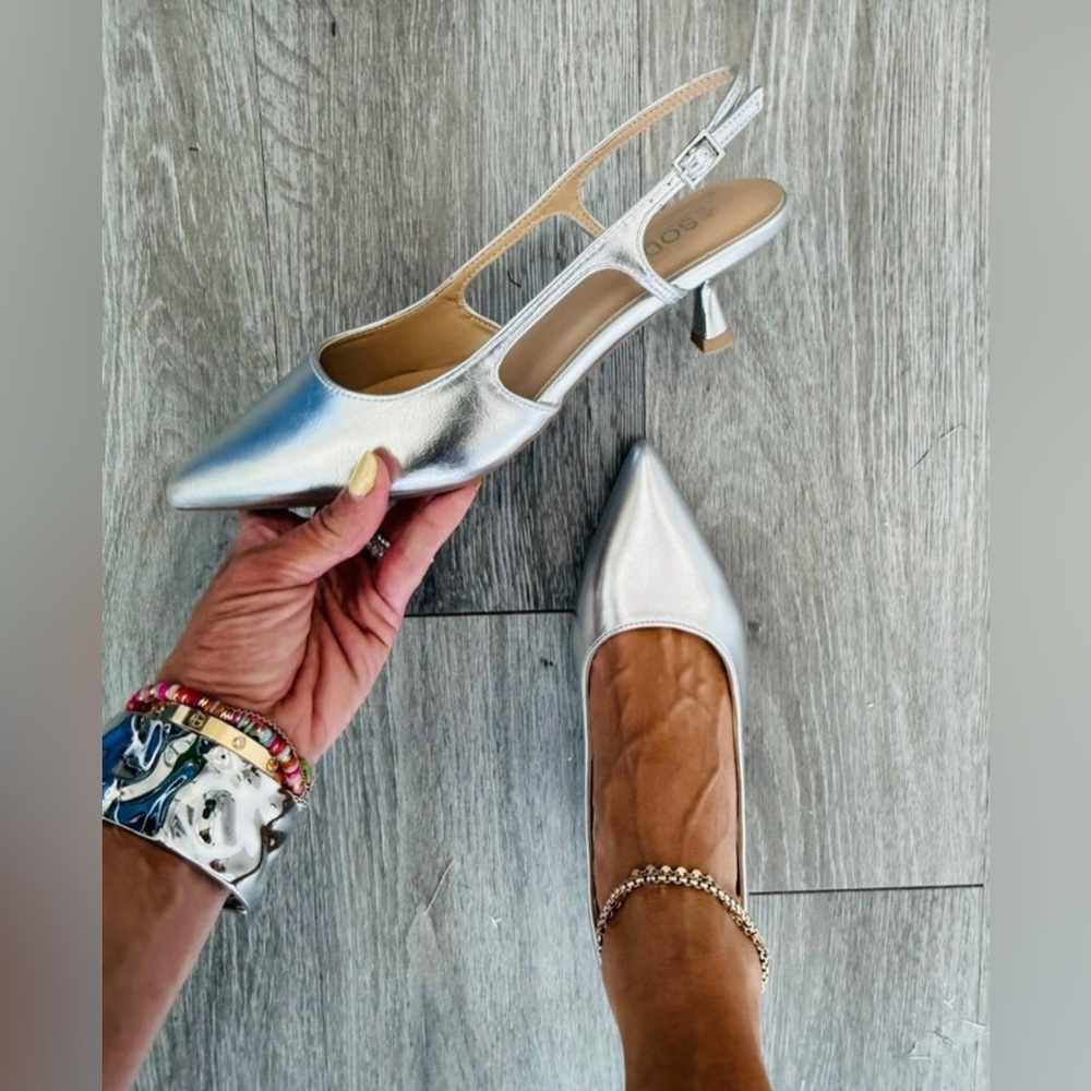 NWT SODA Elegant Silver Slingback Heels with Low Heel.